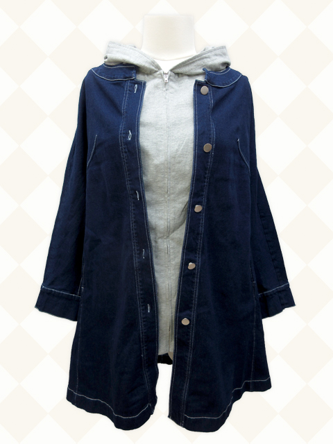 <Tasha ruby /ターシャルビー>インにパーカーをレイヤードした2WAYで活躍するミドル丈デニムジャケットです。(撮影サイズ:F2)