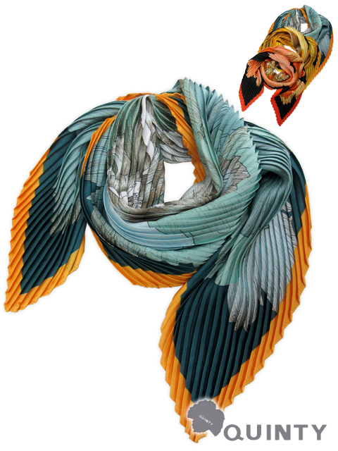 ＜QUINTY /クインティ＞大輪の花を描いた存在感あるプリントのプリーツスカーフです。