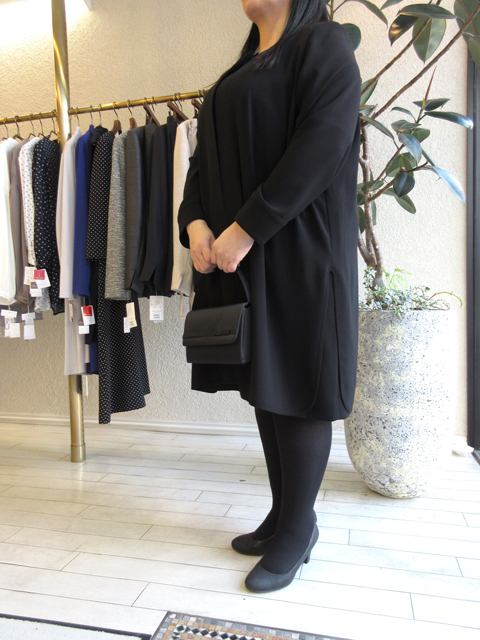 スタッフ身長:164cm
着用サイズ:F3
試着感想:すごく軽量で締め付け感がなく、楽な着心地です。